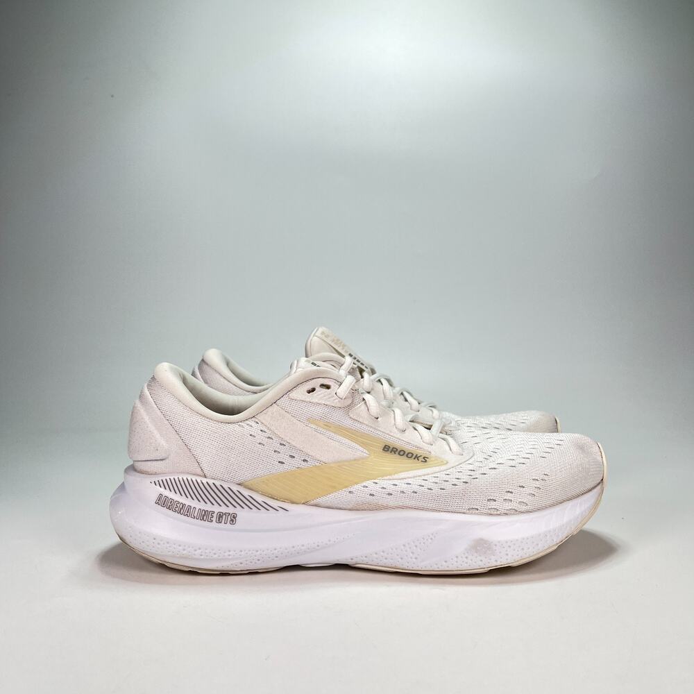 Brooks Women's Athletic Shoes in Off-White and Pale Yellow